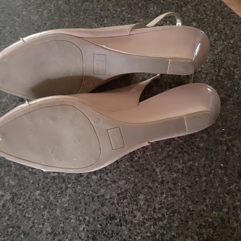 Shoes - Picture 3 of 8